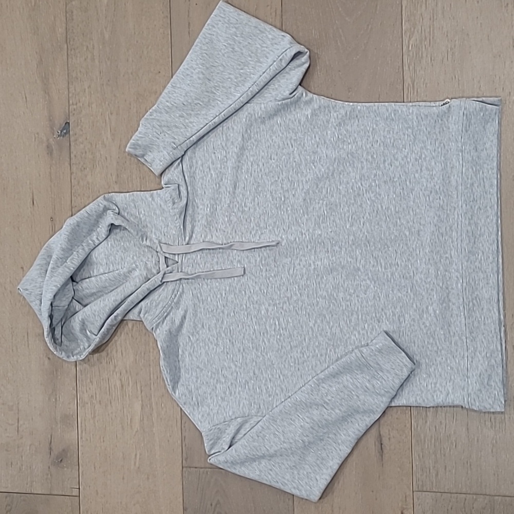 UGG Oversized Grey Hoodie Women's sz XS Activewear/Athleisure Sweatshirt